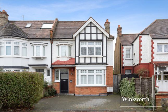 Thumbnail Flat for sale in Queens Avenue, Finchley, London