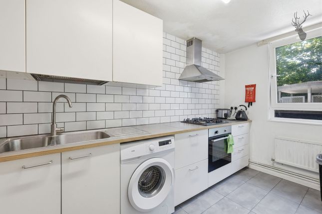 60 Rainhill Way, London photo 2