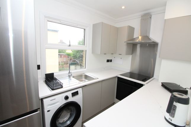 27, Queens Road, Welling photo 2