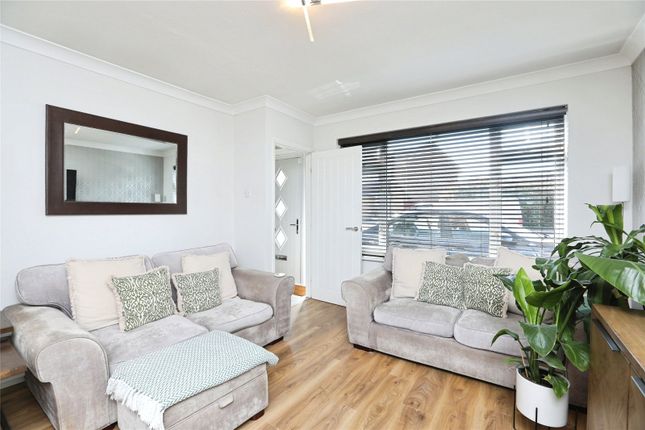 32, Hilton Drive, Kent photo 2
