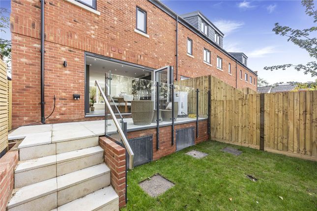 7, Forge Close, Caversham, Reading photo 4