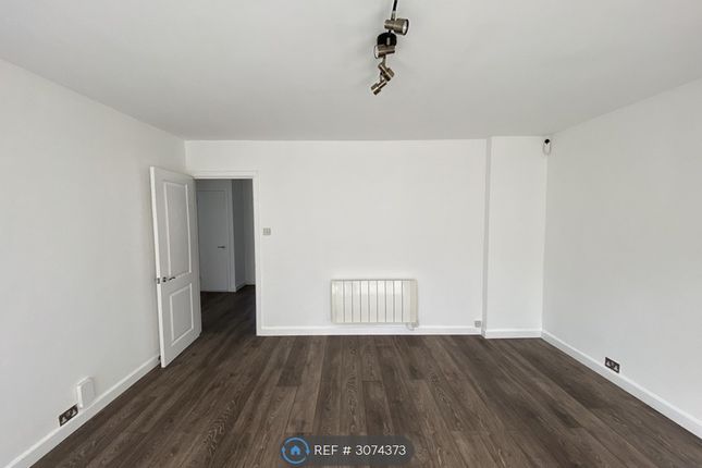 Warwick Lodge, Staines Road, Twickenham photo 3