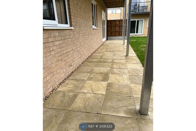Linden Court Linden Road, Benfleet photo 5
