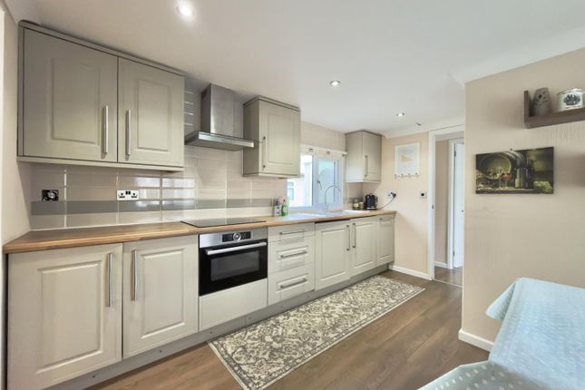 12, Newfield Drive, Leeds photo 3