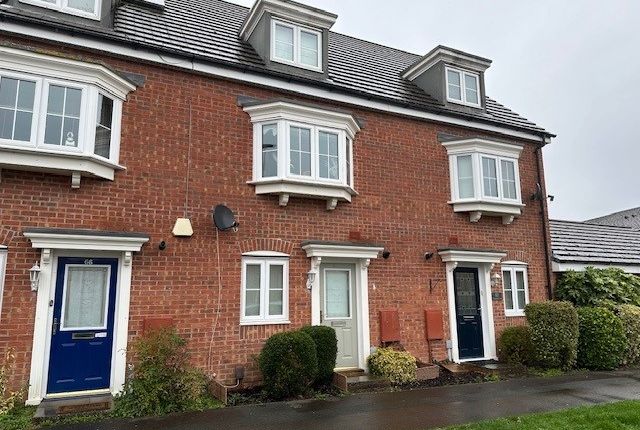 Town house for sale in Urquhart Road, Thatcham