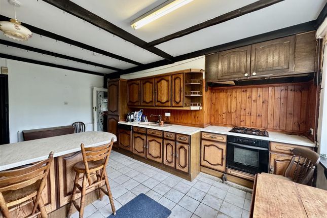 Llwyngwern, Heol Lotwen, Ammanford photo 3