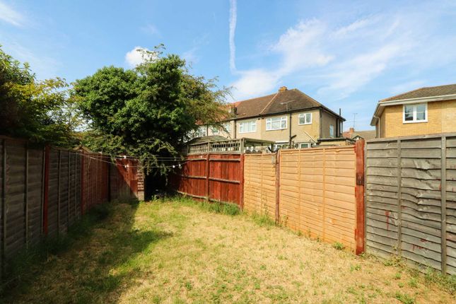 28, Nash Close, Sutton photo 4