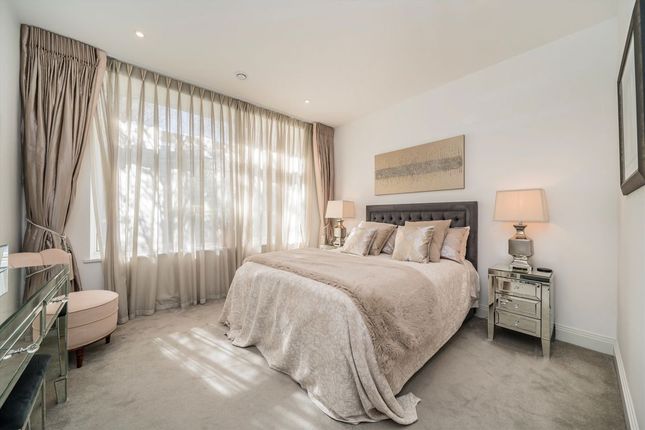 Flat 1D, Concord Court, Palladian Gardens, London photo 4