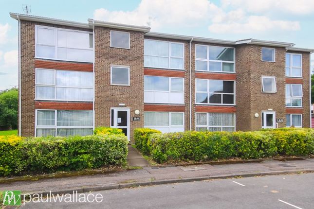 Thumbnail Flat for sale in Berners Way, Broxbourne