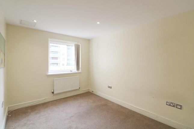 Flat to rent in Ward Wharf Approach, Tradewinds, London