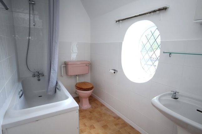 Upper Garden Cottage,, West Drive, Berkshire photo 5
