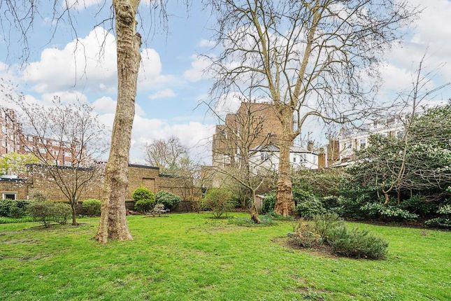 Flat for sale in Pembridge Gardens, Notting Hill