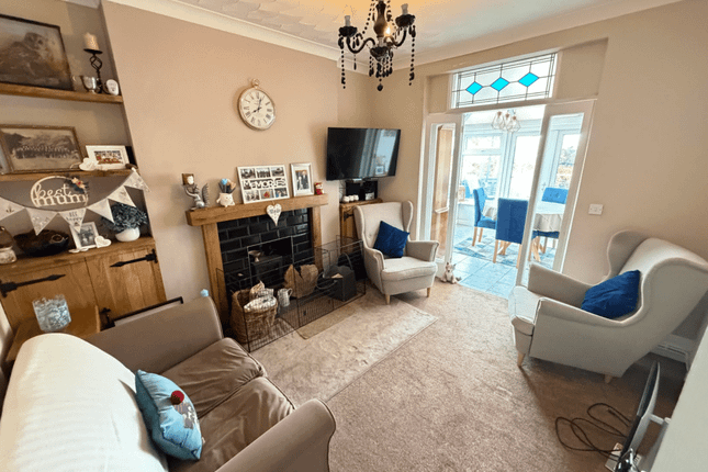 41, Leyshon Road, Ammanford photo 4
