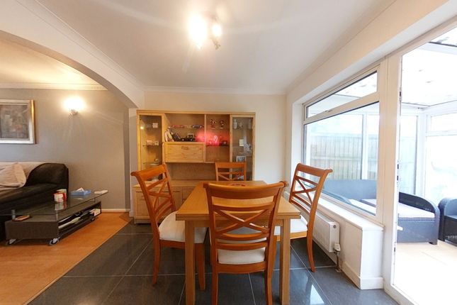 8, Peregrine Close, Watford photo 4