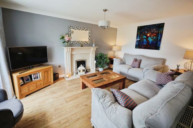 22, West End, Crook photo 4