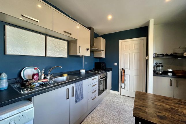 27, Caemawr Road, Caldicot photo 3