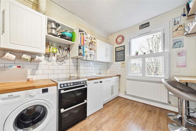 Flat for sale in Handen Road, London