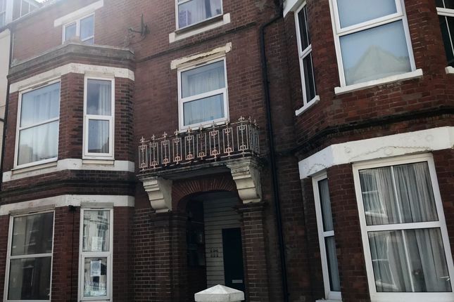Thumbnail Flat to rent in Cabbell Road, Cromer