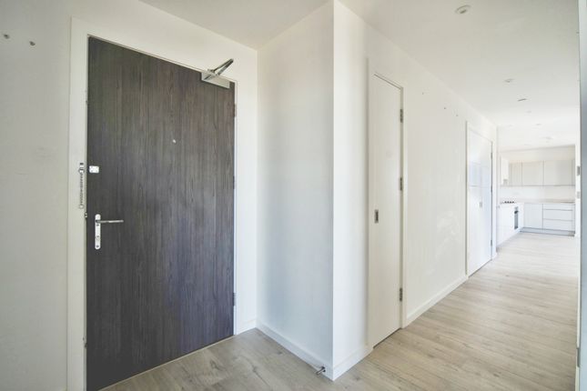 Flat 27, Meadowpip House, 5, Vernal Way, London photo 4