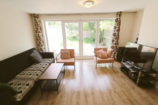 23, Stamford Court, Vicars cross photo 4