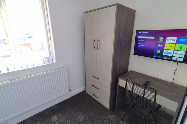 Room 4, 74, Milestone Road, Dartford photo 4