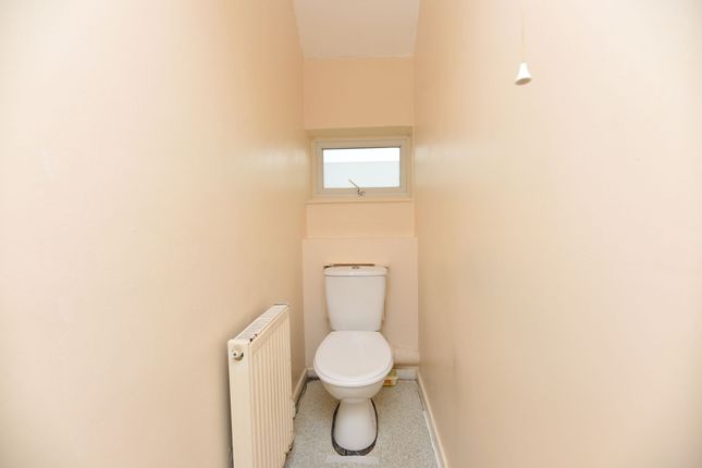35 Saunders Close, Huntingdon photo 4