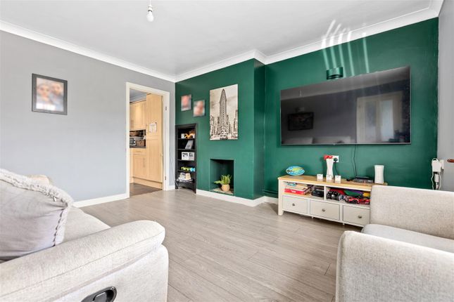 37, Hyde Avenue, Hitchin photo 3