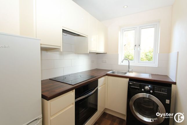 7 Romilly Drive, Watford photo 2