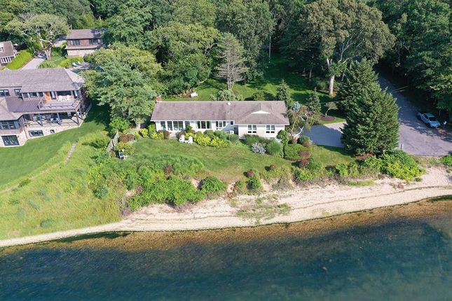 Property for sale in 19 Will Curl Hwy, East Hampton, Ny 11937, Usa