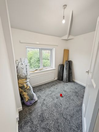 4, Crossley Crescent, Ashton-under-Lyne photo 5