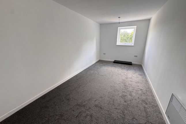 Flat 2, 25, Broadmeadow Flats, Wolverhampton photo 4