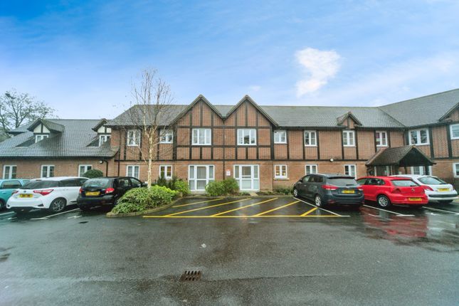 6 Foxmead Court,, Meadowside, Pulborough photo 5