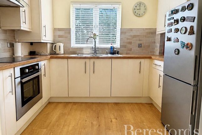 30, Silvester Way, Chelmsford photo 5