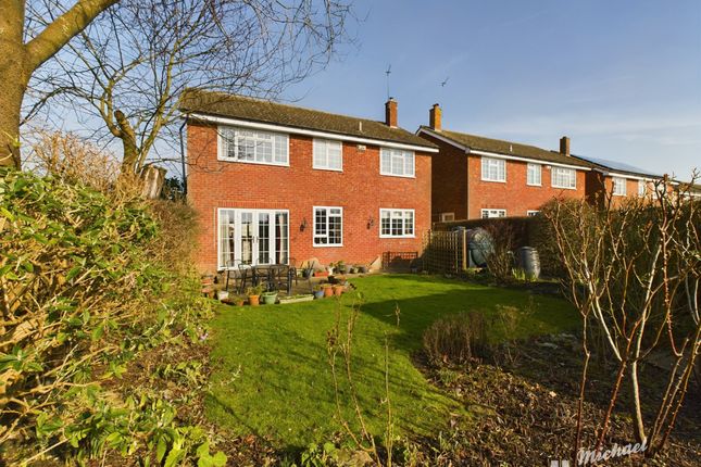 5 Darleys Close, Aylesbury photo 4