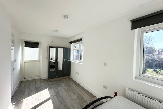 Colin Crescent, Colindale photo 5