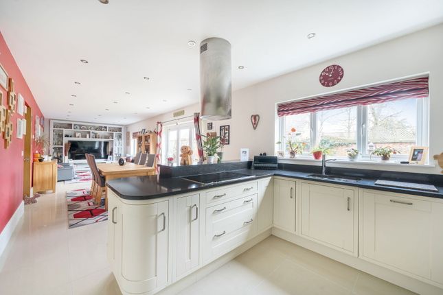 Thumbnail Detached house for sale in Waring Close, Glenfield, Leicester