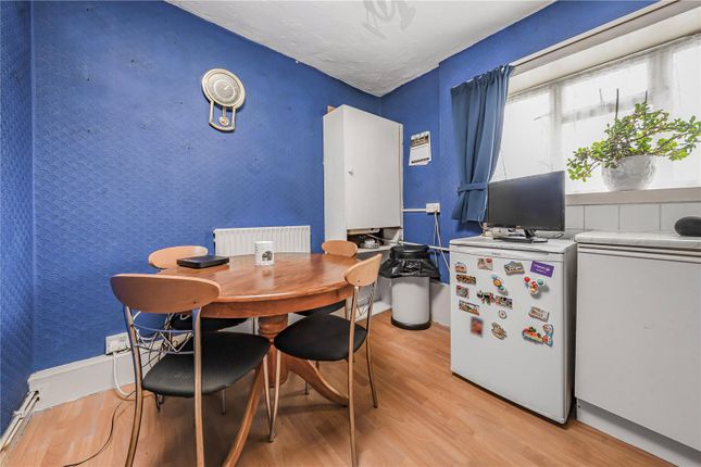 Flat 16,, Moffat Court, Wimbledon photo 4