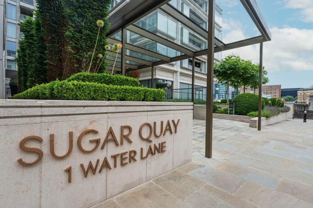 Flat for sale in Sugar Quay, Lower Thames Street, City, London