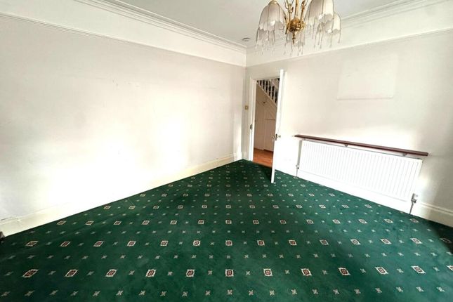 48, Drury Road, Greater London photo 5