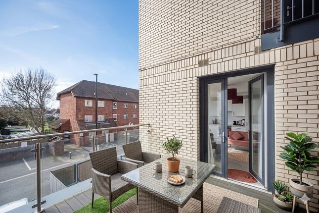 Flat-44 Printworks Apartments, Press Road, London photo 2