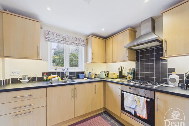 15, Lydfield Road, Lydney photo 2