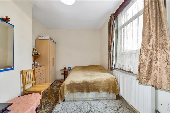 Flat for sale in Boundary Road, Wood Green, London