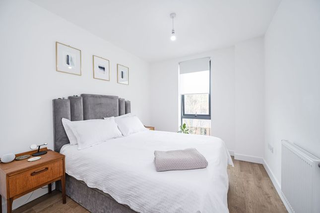 Bovet Court, Harford Street, Stepney photo 3