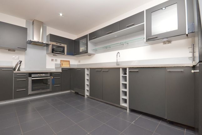 3 Western Gateway, Royal Victoria, London photo 5