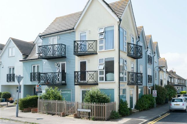 Thumbnail Flat to rent in Diamond Road, Whitstable