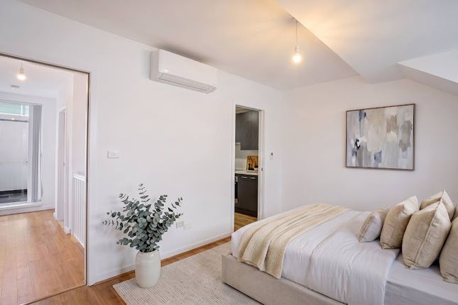3 Victoria Grove, London photo 2