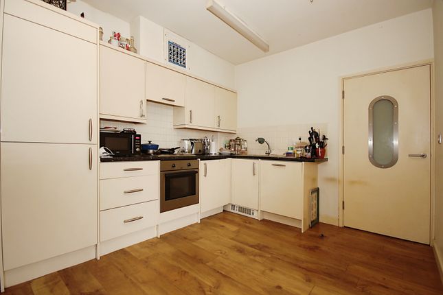 Flat for sale in 21 Aldbourne Road, Coventry