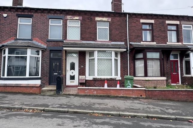 Studio to rent in New Hall Lane, Bolton