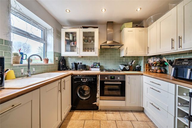 3, Britton Close, London photo 3