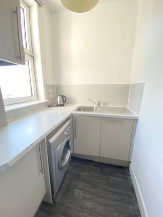 Flat to rent in Commercial Street, City Centre, Dundee